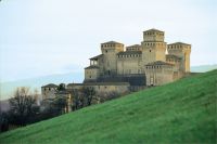 Castello di Torrechiara 05 Exterior